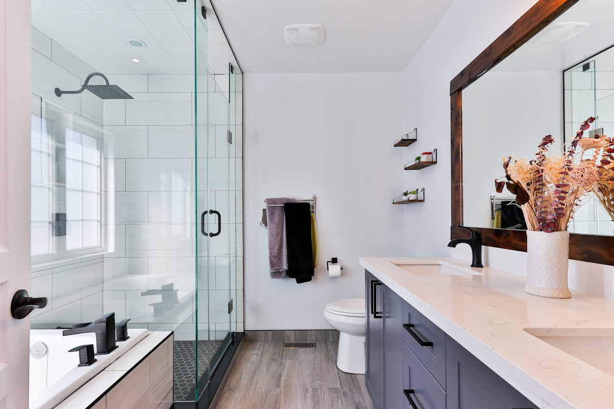 Carrelage effet marbre salle de bain de prestige à Évian-les-Bains